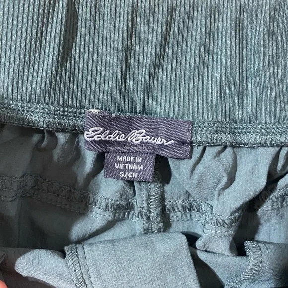 Eddie Bauer Slate Cargo Shorts Small (DP) - Picture 5 of 8